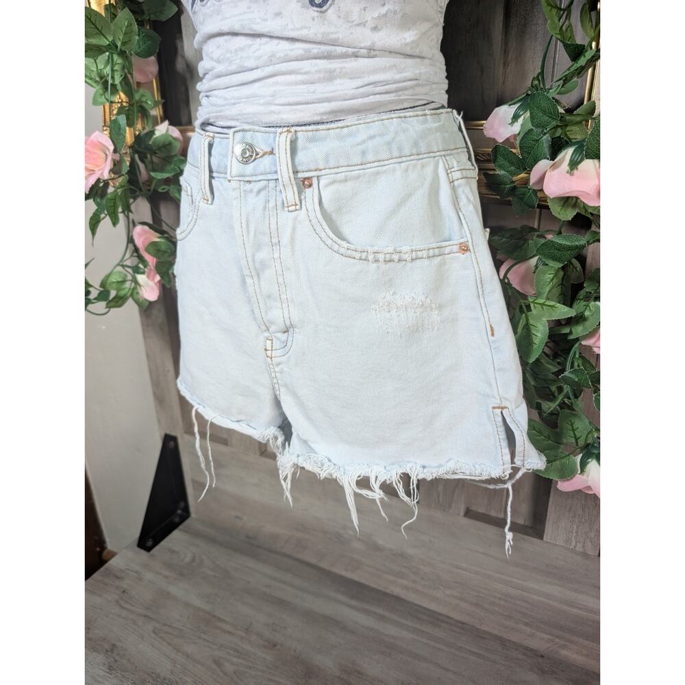 Wild Fable Womens Size 2 High Rise Cutoff Denim Shorts Light Wash Distressed